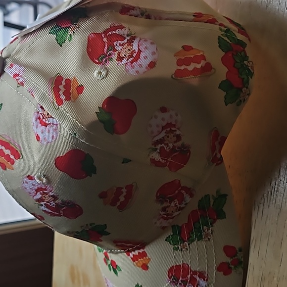 STRAWBERRY SHORTCAKE BASEBALL CAP - Picture 4 of 11